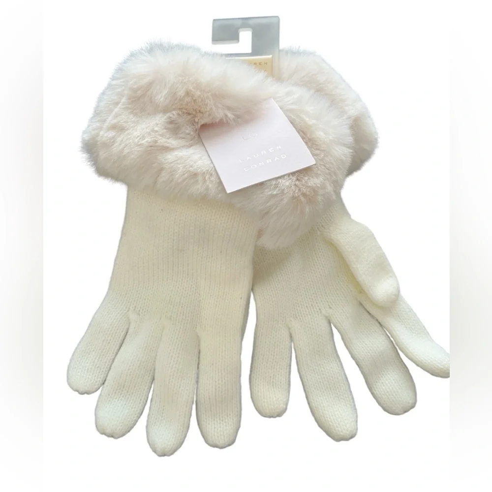 LC LAUREN CONRAD Ivory Knit Gloves Faux Fur Trim NWT One Size Winter